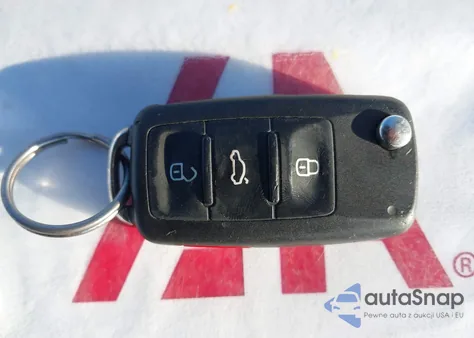 2014 Volkswagen Beetle 1.8T z USA, uszkodzony, nr VIN 3VW517AT0EM818897